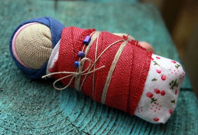 búp bê tã như một lá bùa hộ mệnh của sức khỏe